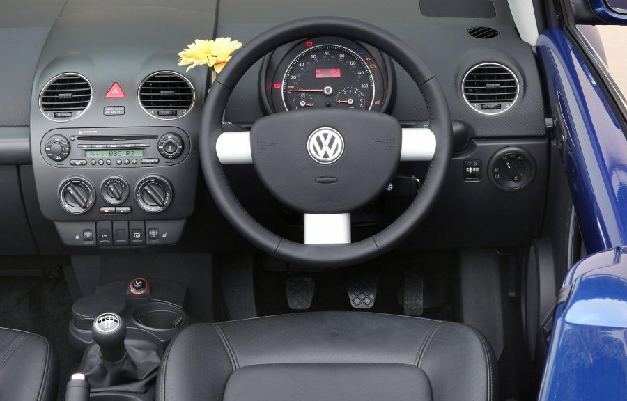  Volkswagen Beetle Cabriolet 2005 года  (фото 2 из 13)